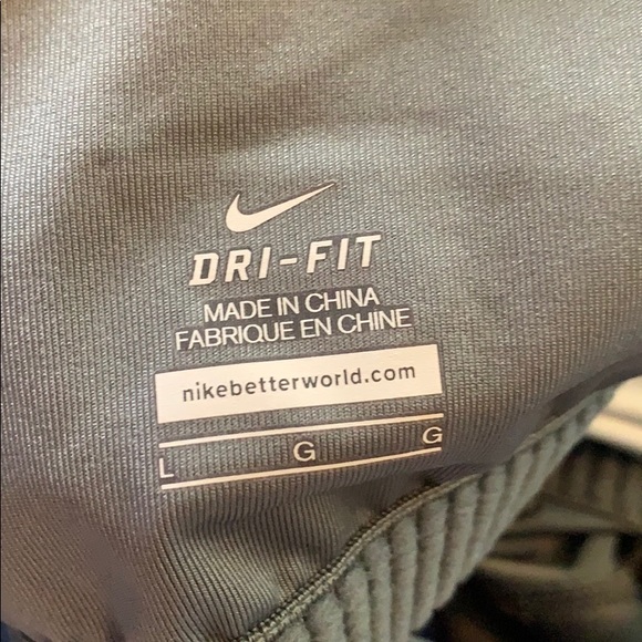 Nike athletic tank top shirt large - Picture 7 of 8